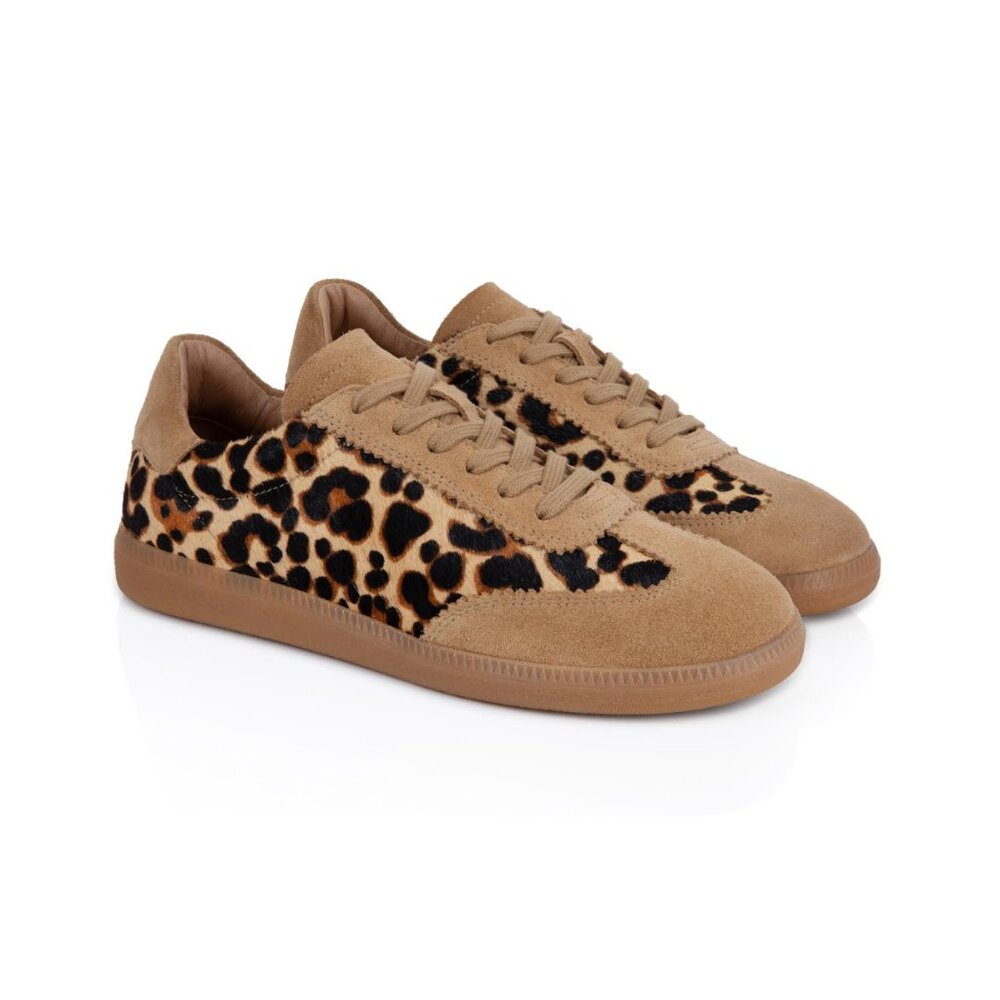 NIB RETIRED Air & Grace Isla Leopard Print suede sneakers, 42